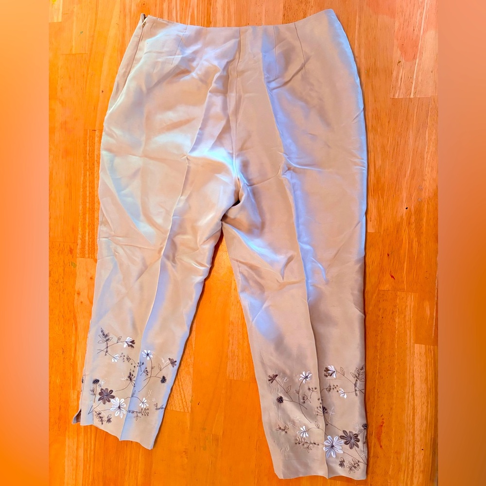 Floral Embroidered Beige Pants